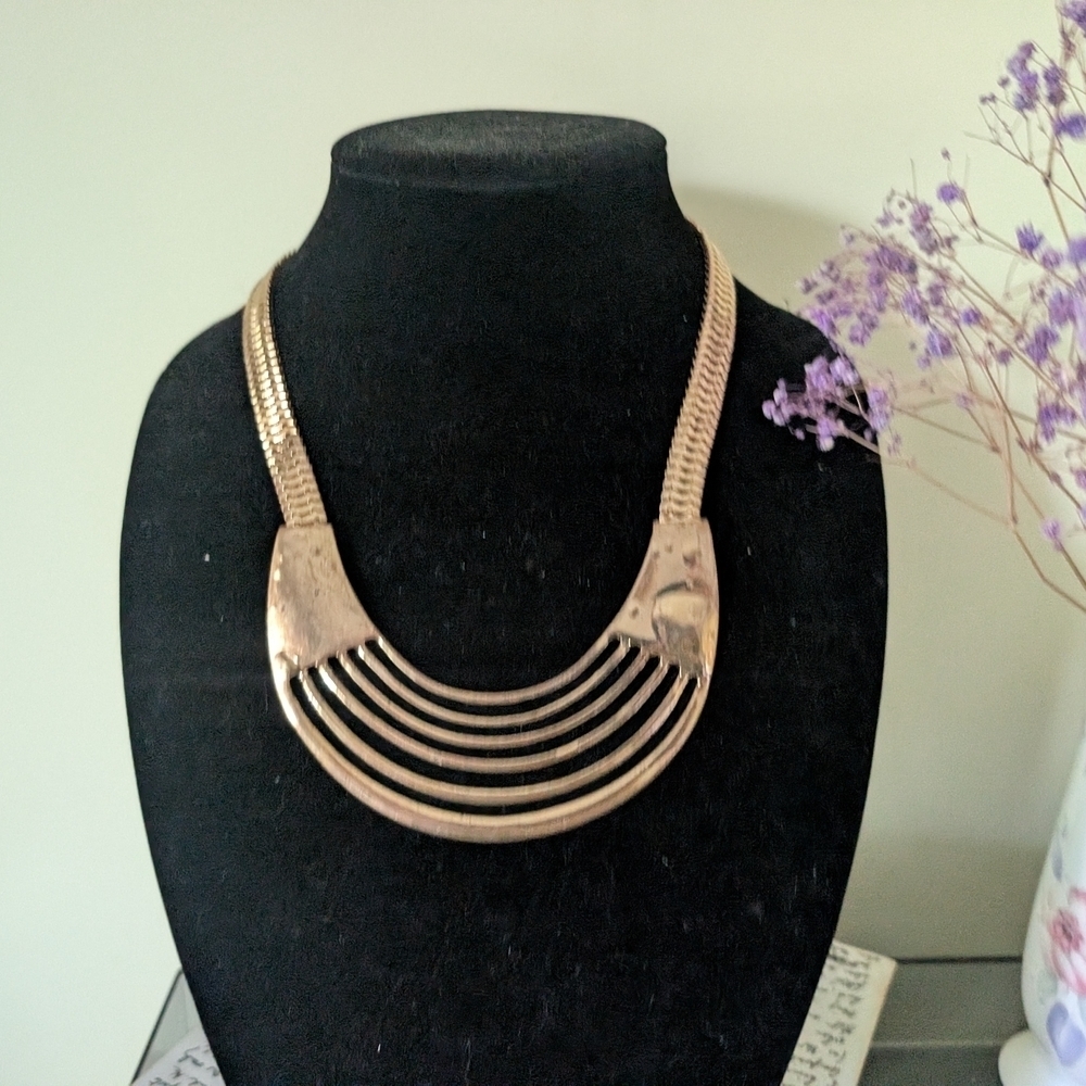 Elegant Gold Necklace